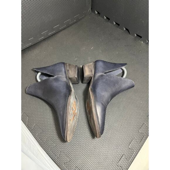 FREE PEOPLE Charm Double V Navy Blue Leather Ankle Boots Size 37.5 US 7 - Picture 3 of 8
